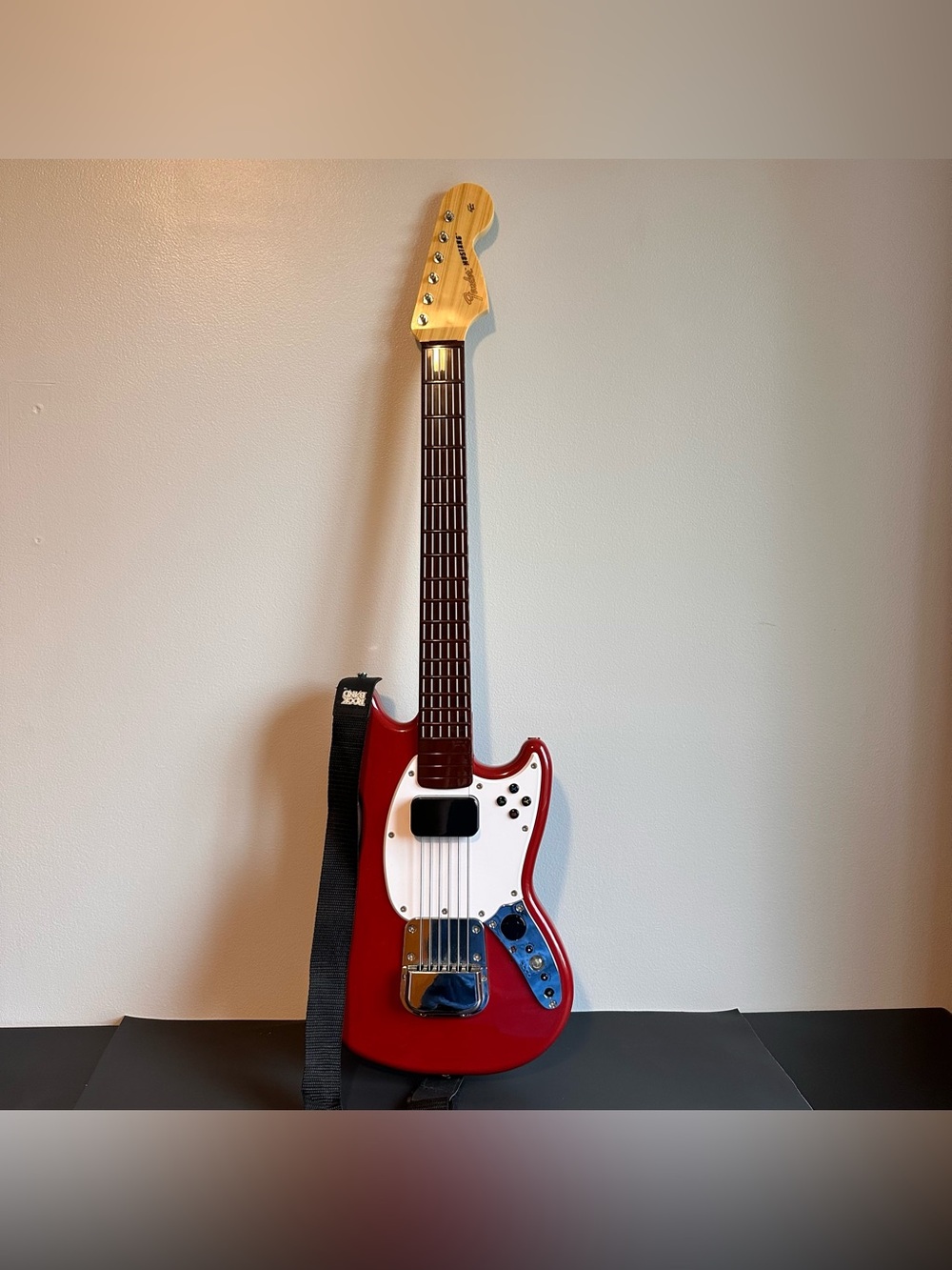 Xbox 360 Rock Band 3 Wireless Fender Stratocaster Guitar Controller